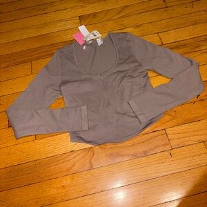 NWT ANWND Long Sleeve Top in Mocha